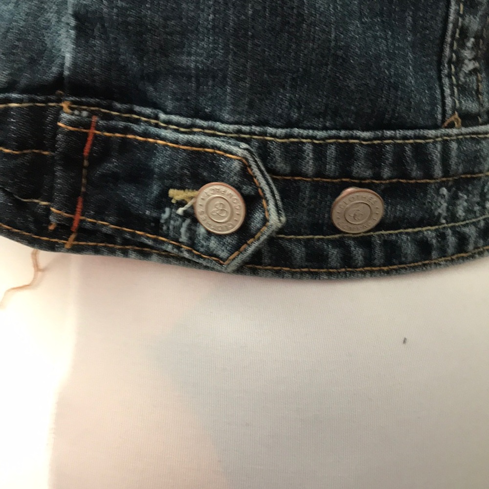 Distressed denim jacket-large - Picture 3 of 7